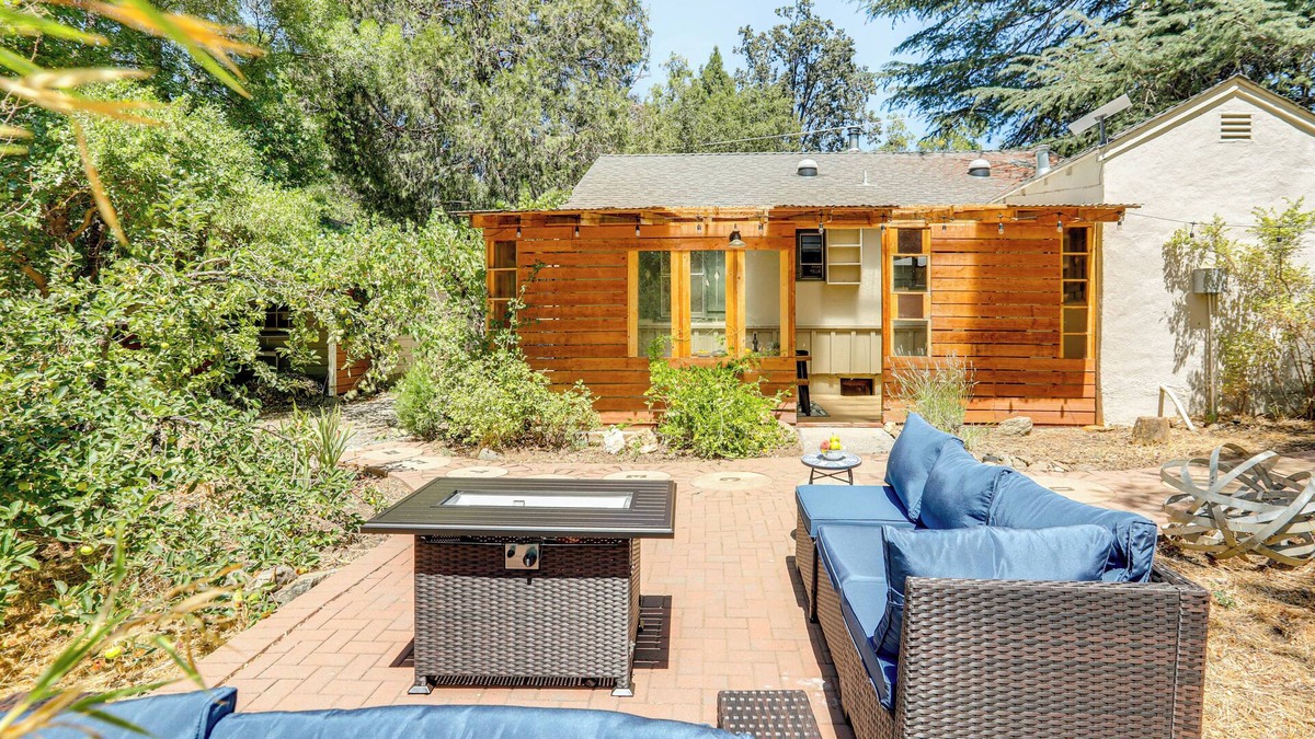 Shenandoah Valley Cottage | Wine Country Cottage in Historic Fiddletown!