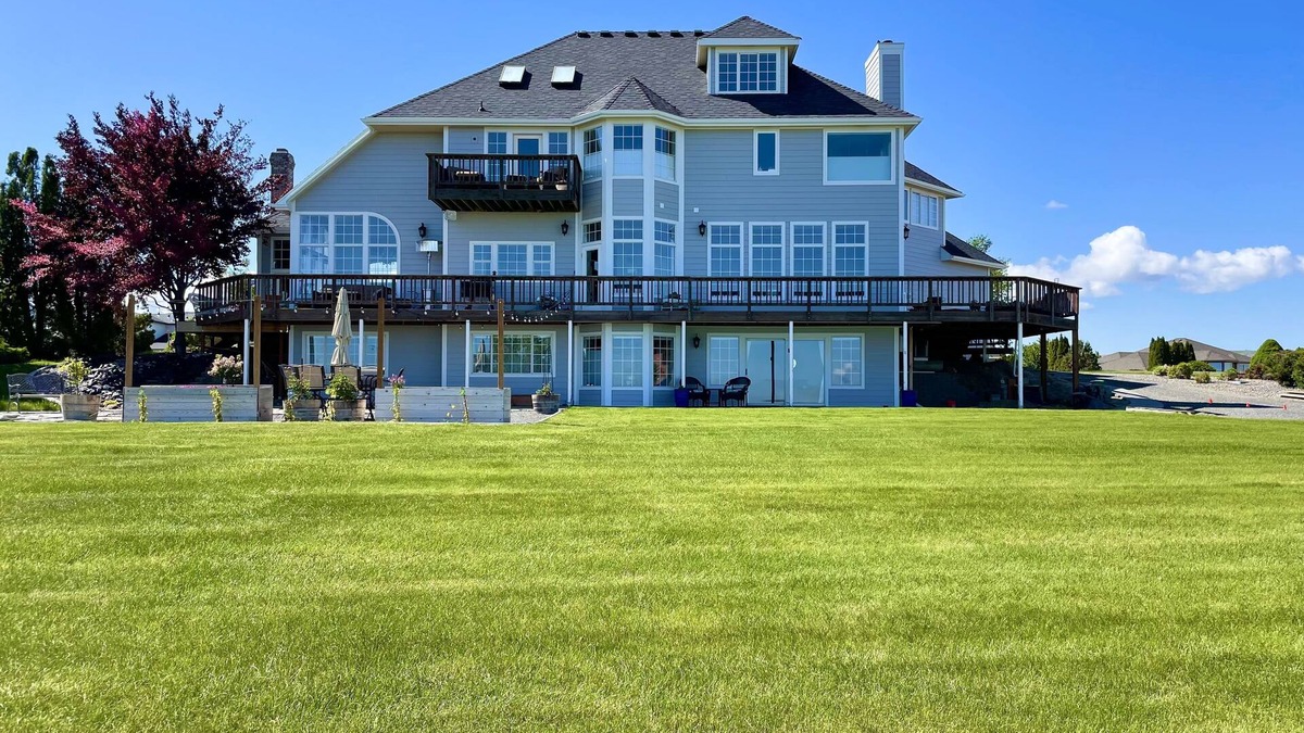 Tri-Cities House | Wine Country Getaway with Amazing Views