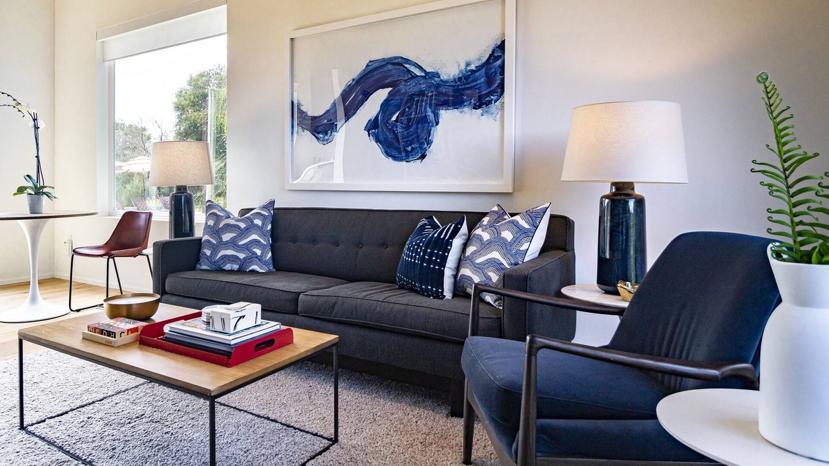 Sebastopol House | Wine Country Guest Cottage with Vineyard Views and Gardens