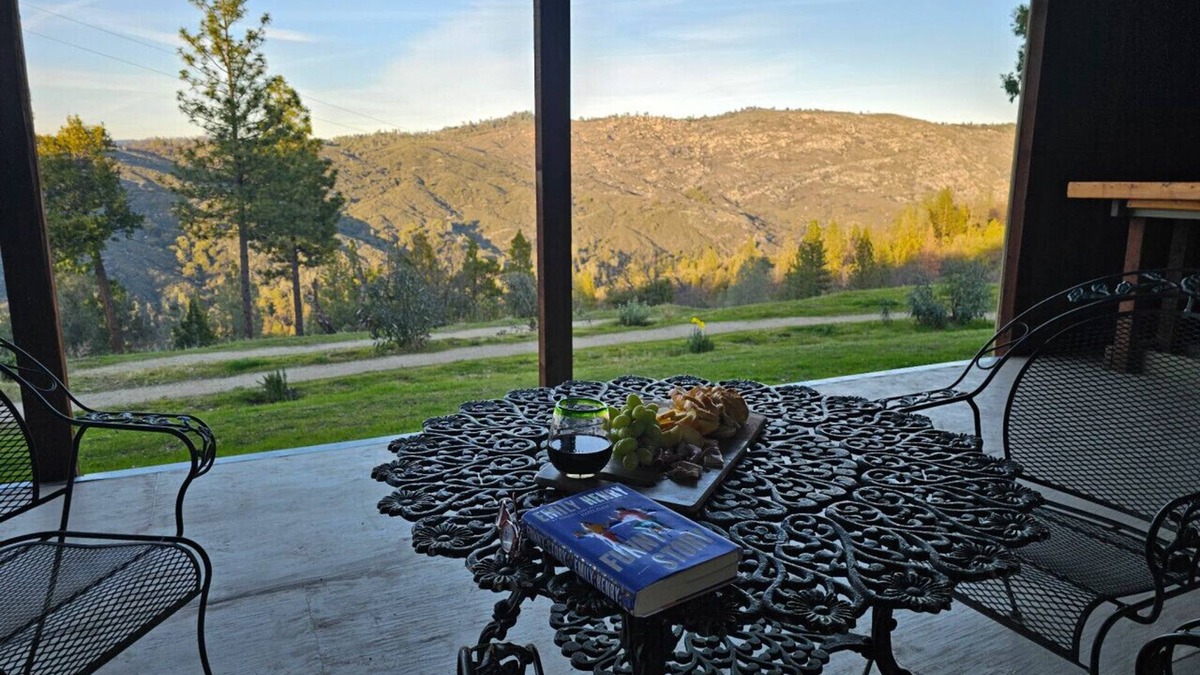 Fair Play House | Wine Country Retreat-Beautiful Views-Family Fun