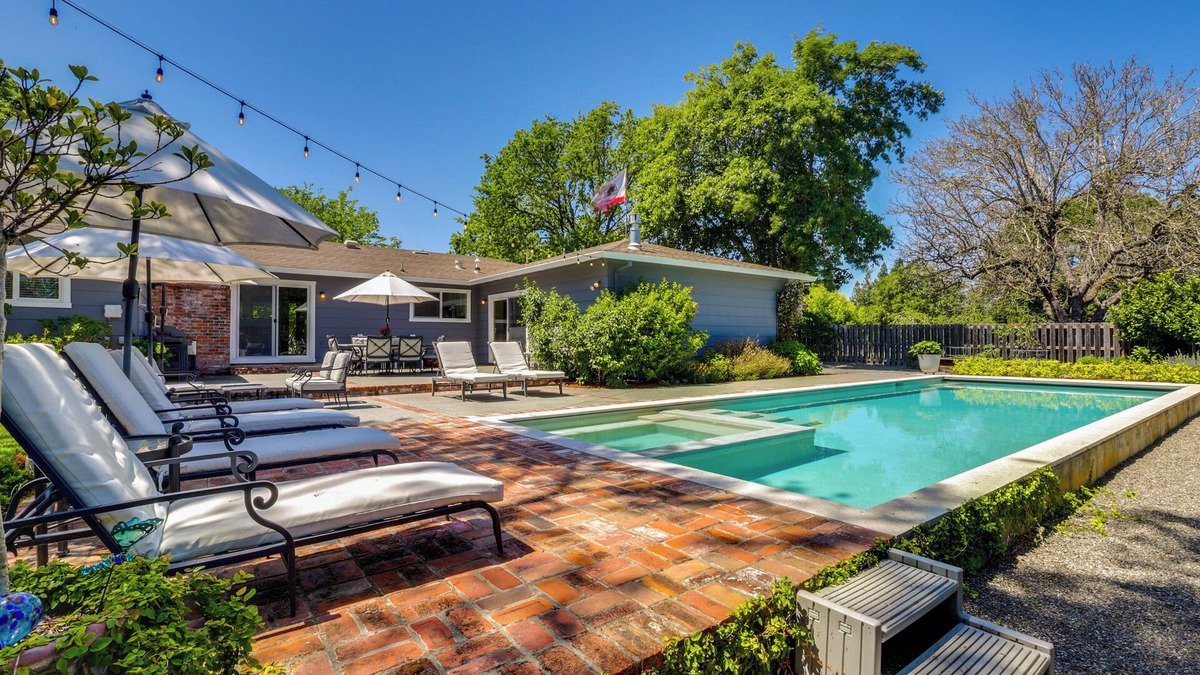 Forestville House | Wine Country Retreat in Russian River Valley!