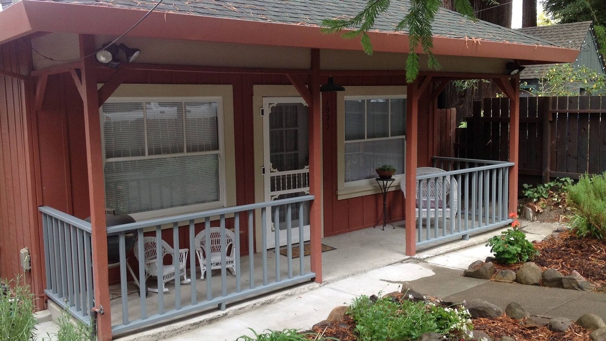 Healdsburg Cottage | WINE COUNTRY RIVERFRONT RETREAT WITH SPA & VIEWS