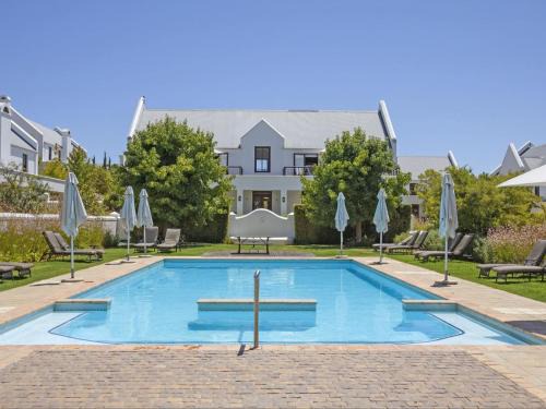 Stellenbosch Cabin | Winelands Golf Lodges 8