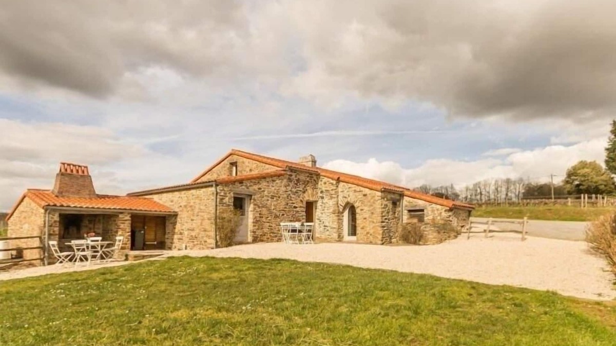 Le Cellier Cottage | Winemakers' house with garden, Wifi, pets allowed