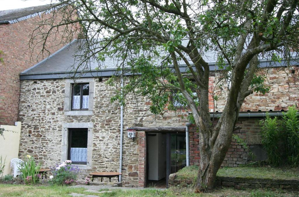 Sevry House | Winenne Home with Hot Tub
