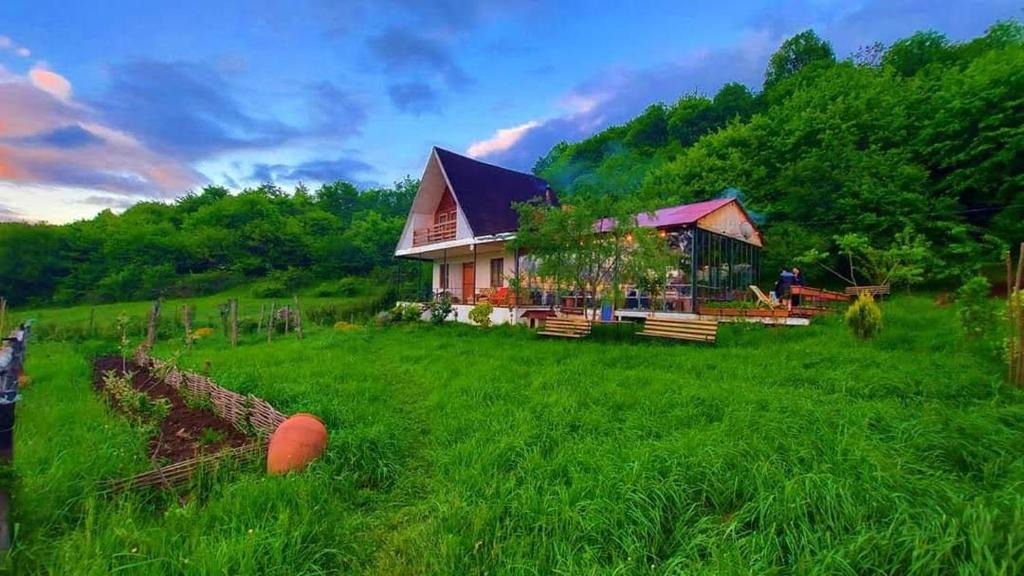 Damchkhreula House | Winery & Brewery - Family Guesthouse "Villa Rbona"
