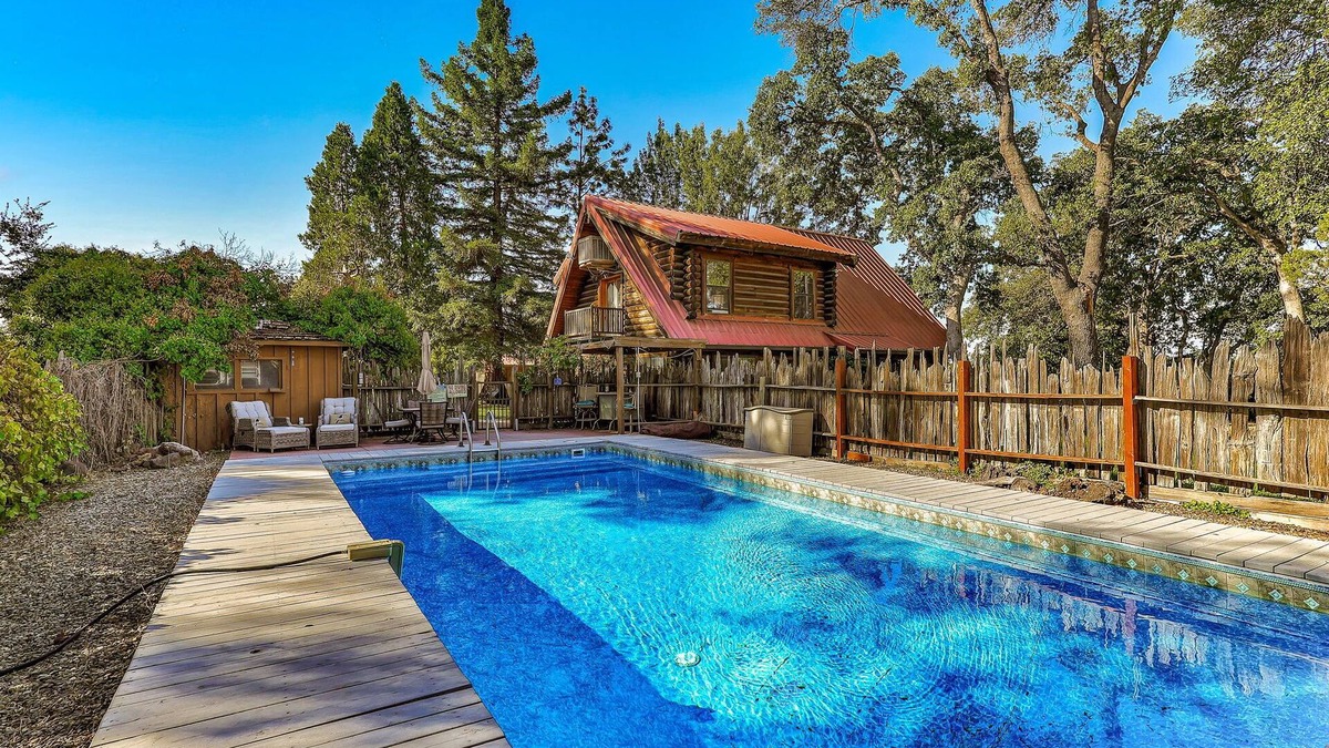 Cottonwood Cabin | Winery Guest House : Rest & Wine!