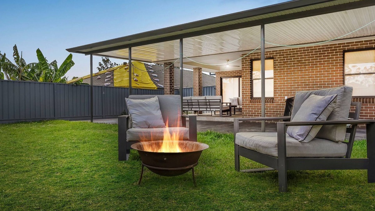 Cessnock House | Winery Rest at Turnberry Hunter Valley - 5 minutes to vineyards.