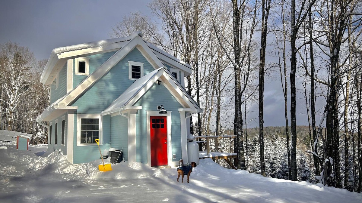 Glover House | Winfield Cottage: a hillside farm haven