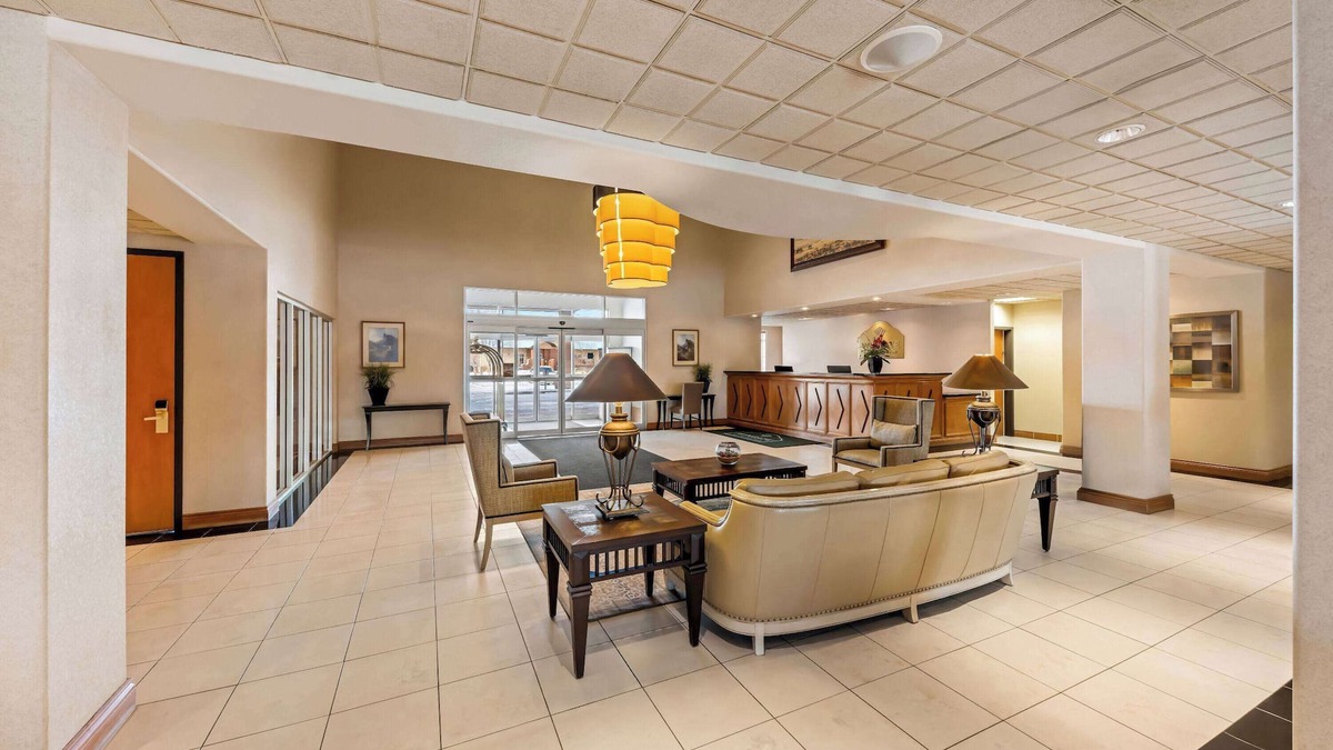 Midnapore Hotel | Wingate by Wyndham Calgary