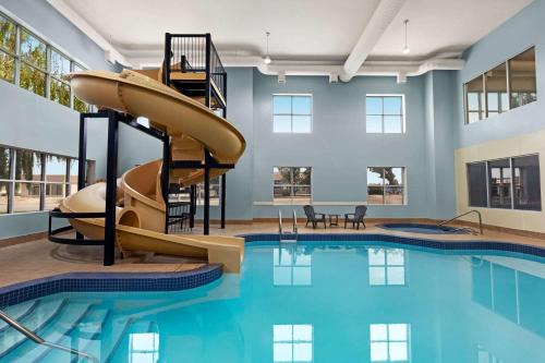 Downtown Hotel | Wingate by Wyndham Lethbridge