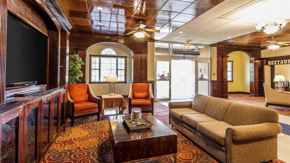 Marietta Hotel | Wingate by Wyndham Marietta Conference Center