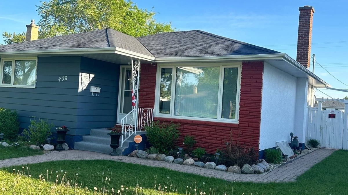East Kildonan House | Winnipeg Spotless cozy 4-bedroom home