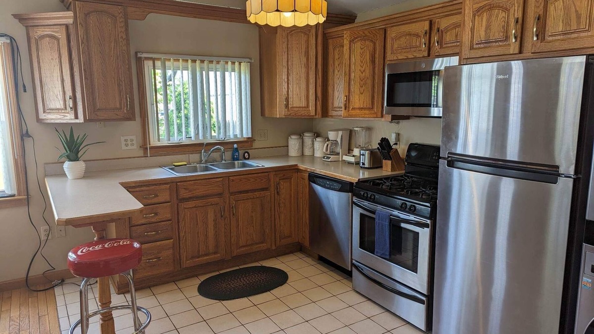 Winnisquam Cabin | Winnisquam Cozy Cabin w-Sandy Beach & Boat Dock