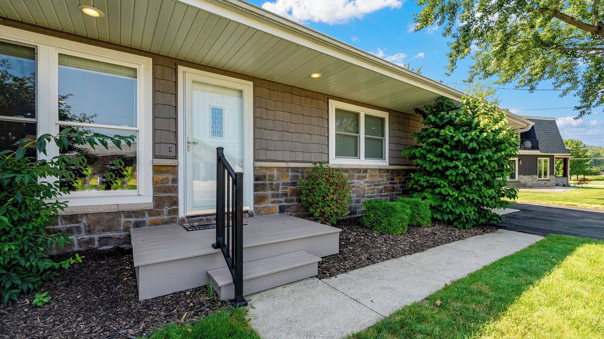 Warsaw House | Winona Lake Access With Pier