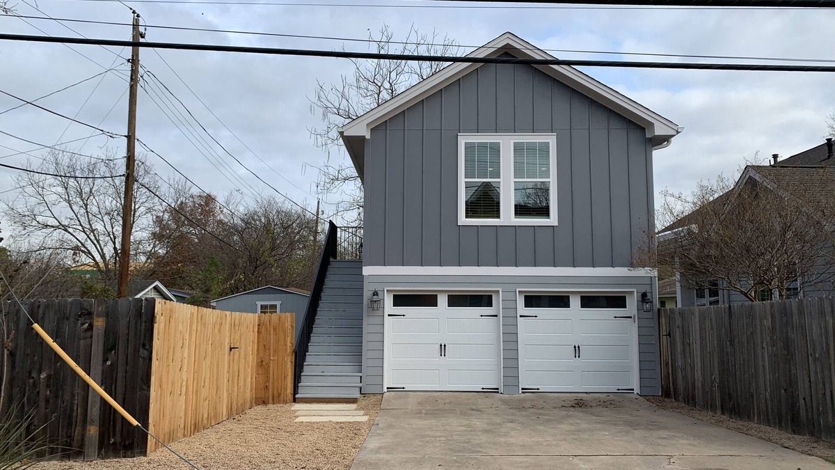 Crestview Apartment | Winstead Walkup - North Central Austin, Crestview