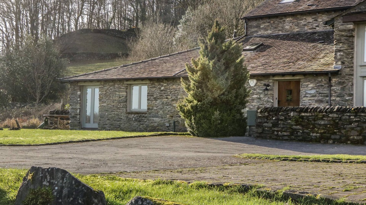Low Newton Cottage | WINSTER FIELDS, character holiday cottage in Bowness-On-Windermere