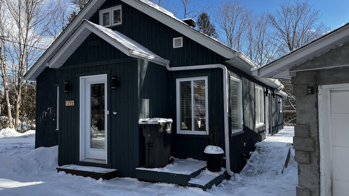 Prevost Ski Chalet | Winter 2026 getaway in the Laurentians
