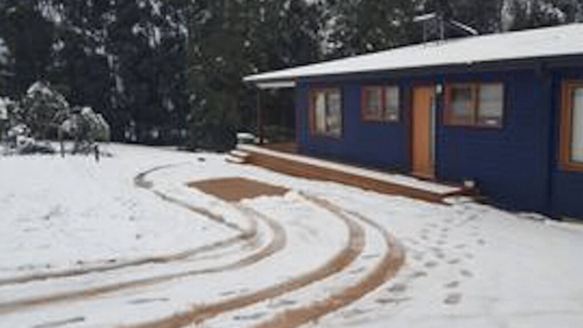Marysville House | Winter escape, gorgeous forest views and river access!