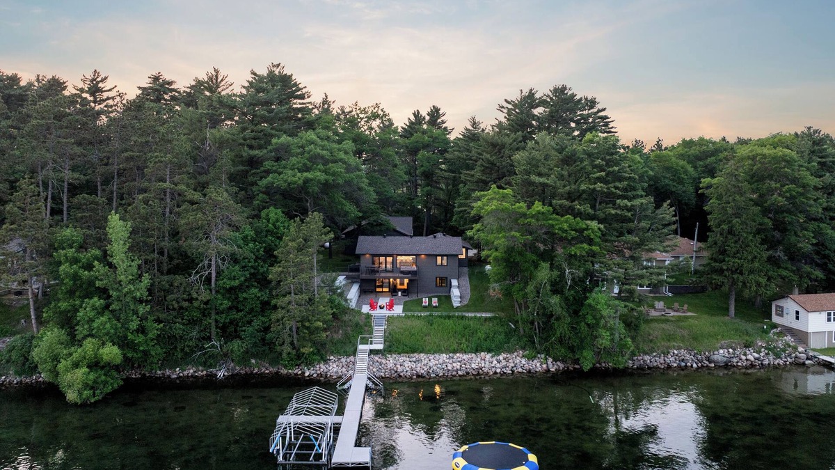 Cushing Cabin | Winter Getaway that won't disappoint + Game Room