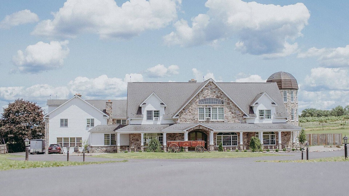 Mt. Bethel Bed & Breakfast | Winter Micro-Wedding Packages - Chelsea Sun Inn Poconos Limited Time only