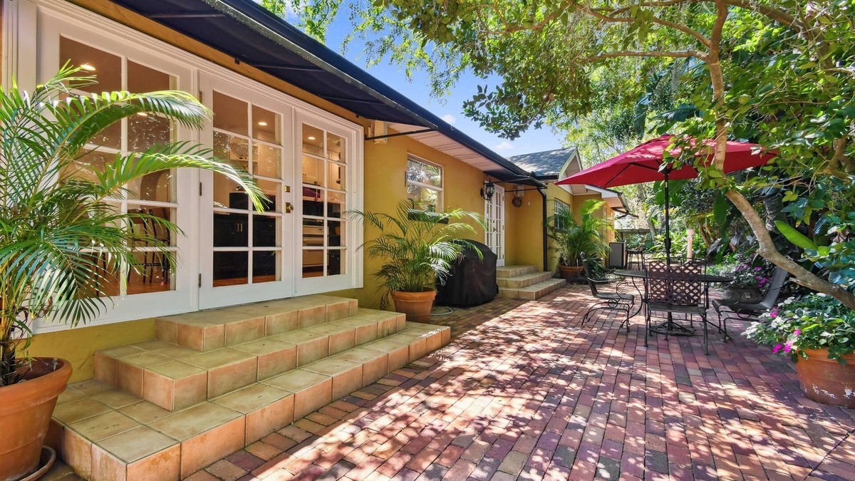 Winter Park House | Winter Park Bungalow & Outdoor Oasis - Rollins College, Park Ave & Fenced Yard