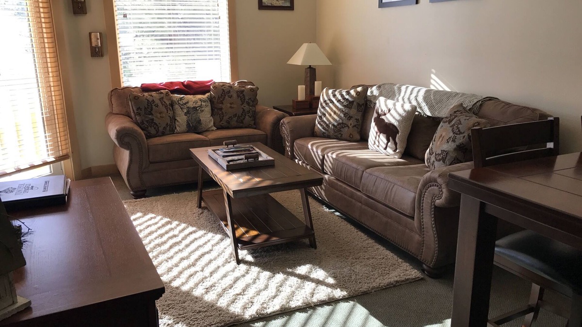 Mammoth Lakes Condo | WINTER SKI IN SKI OUT SLOPESIDE Sunstone 1Br Condo Location Location Location!