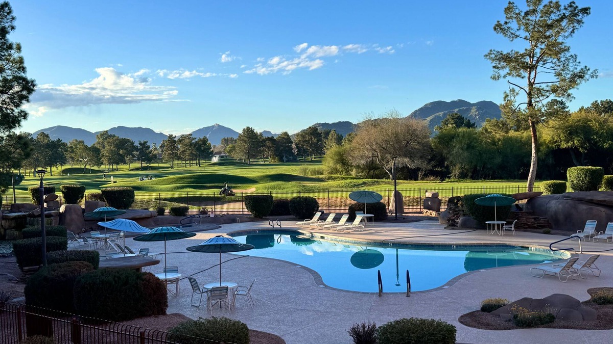 Paradise Valley Village Condo | Winter special at best unit in Anasazi Village.