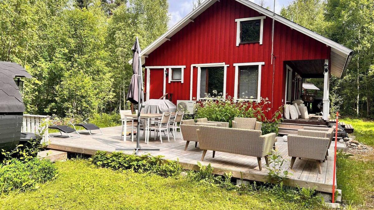 Iltasmaki Cabin | Winter Wonderland Cabin in Hämeenlinna, Finland
