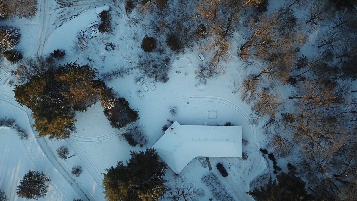 Prescott House | Winter Wonderland Getaway. Whole home with private entrance, yard, parking.