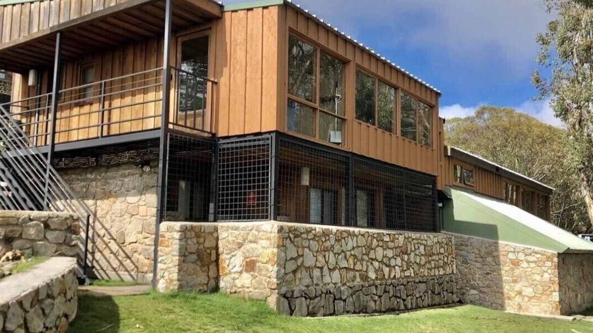 Falls Creek Apartment | Winterhaven 2 - Large apartment in a great location