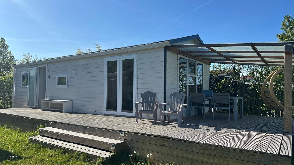 Hippolytushoef House | Wiringherlant by Interhome