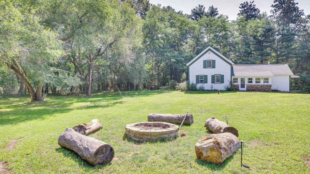 Mauston Cabin | Wisconsin Cabin Getaway Near Castle Rock Late