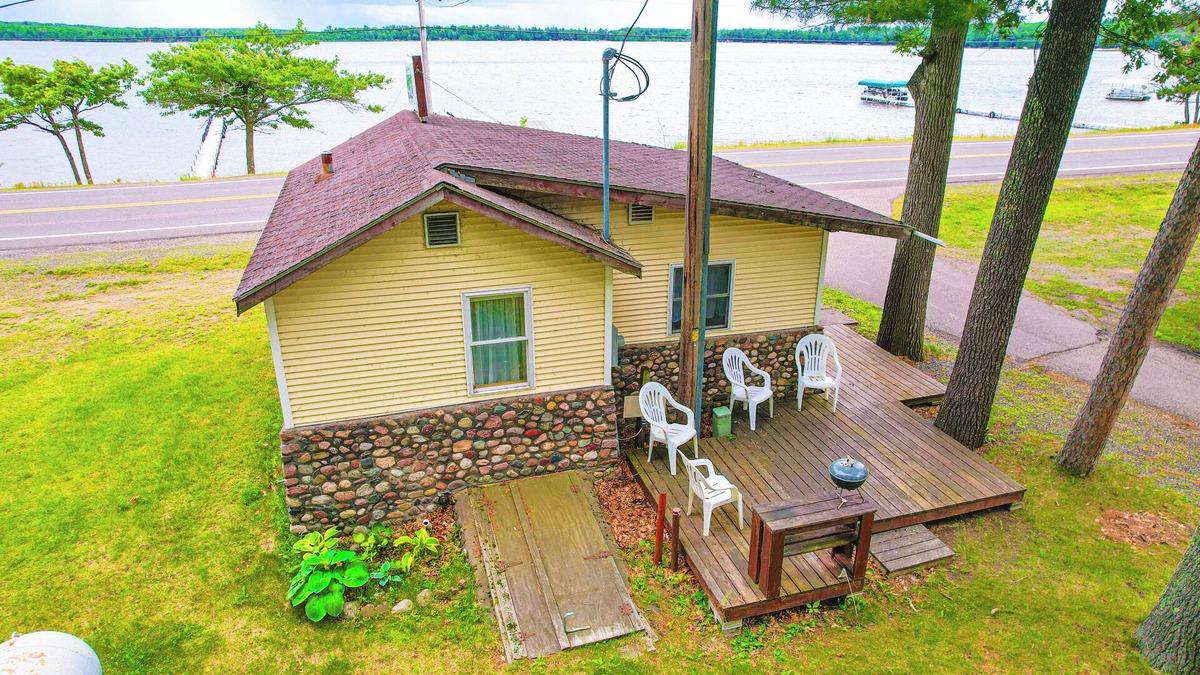 Stone Lake Cabin | Wisconsin Lakeside Cottage w/Deck, Views