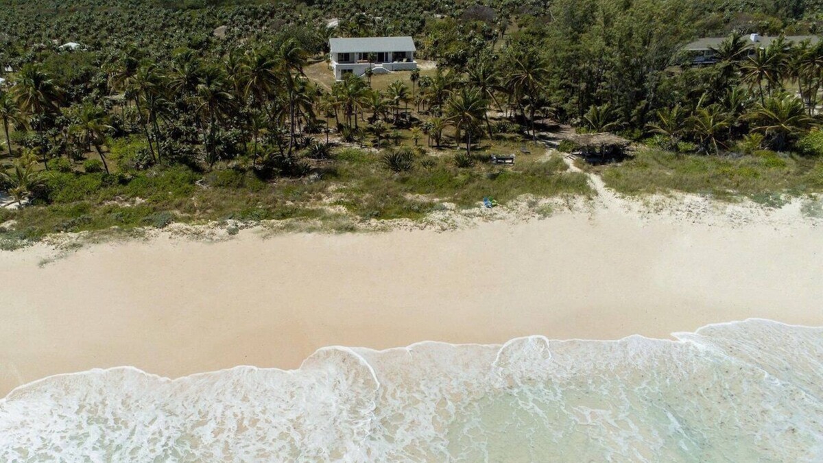 Double Bay House | Wish House - Private Remodeled Beach House on Double Bay Beach