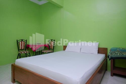 Karanganyar Hotel | Wisma Giri Mulyo B near Grojogan Sewu Mitra RedDoorz