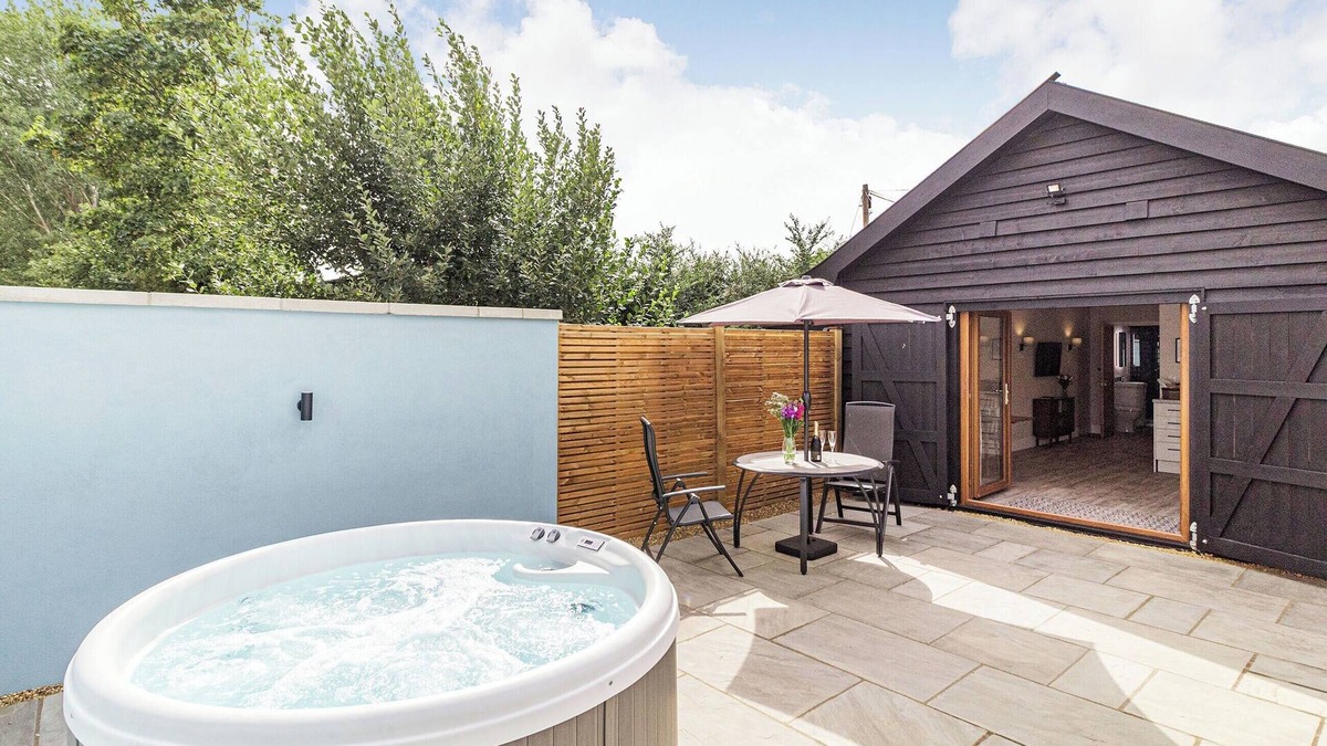 Diss Cottage | Wisteria Lodge - UKC5804