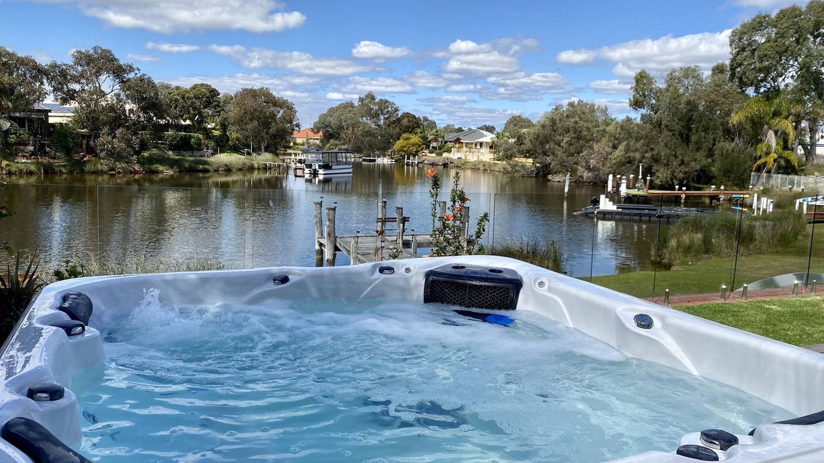 South Yunderup House | Wisteria Waters - A Tranquil and Serene Getaway