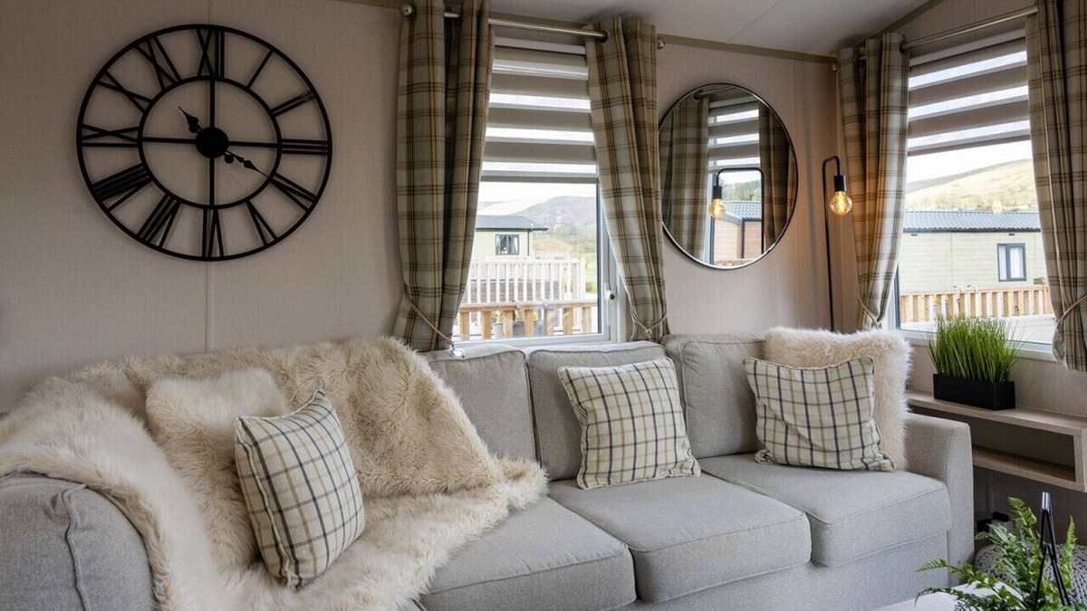 Fence Cabin | Wiswell View Lodge: Pendle View Holiday Park