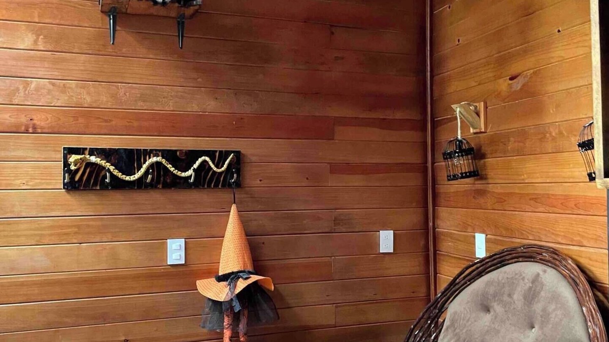 Santa Lucia Apartment | Witch Cabin. The Fauna Labyrinth