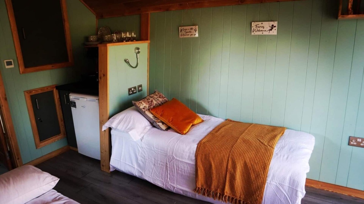Newry Cabin | Witches Cabin - Mourne Mountains, Ireland
