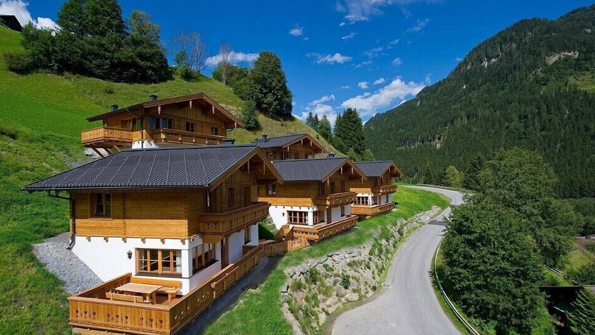 Grossarl Ski Chalet | With a lot of love built cabin chalets in a prime location!