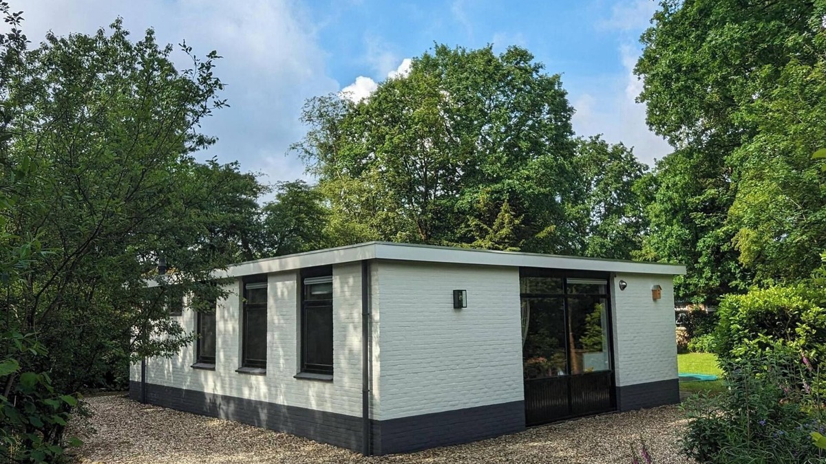Gasselte House | With a spacious garden and lots of privacy, it is great to relax. Enjoyable together or with children, anything goes.