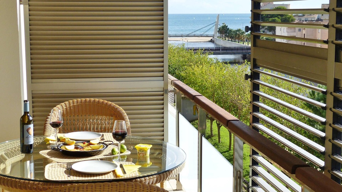 Sant Antoni de Calonge Apartment | With large balcony and great views - 300m from the beach