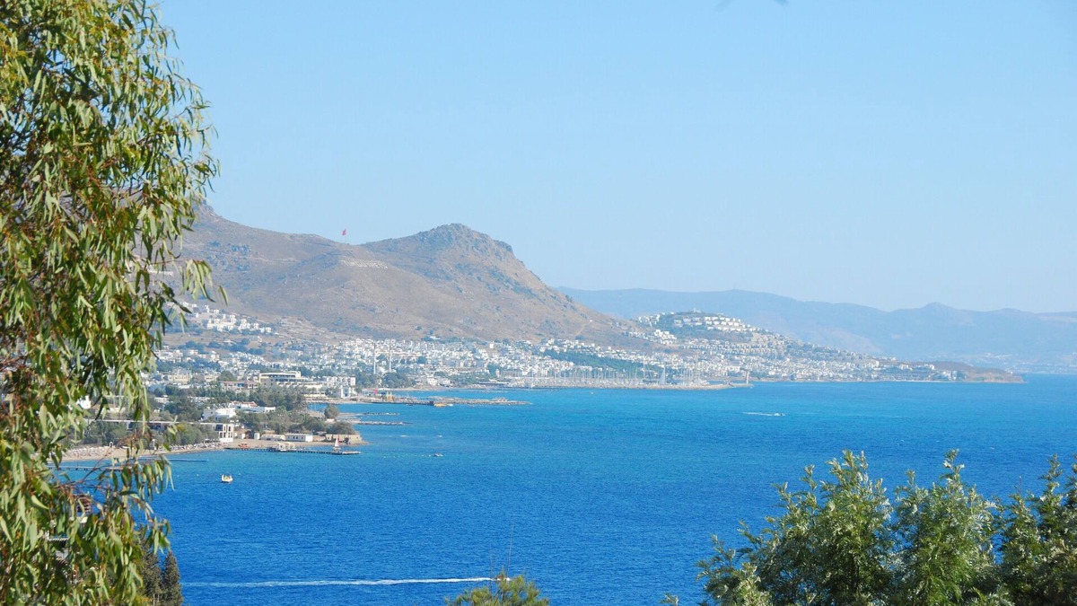 Kadıkale Apartment | With sea view to the island of Kos, large pool, gardens