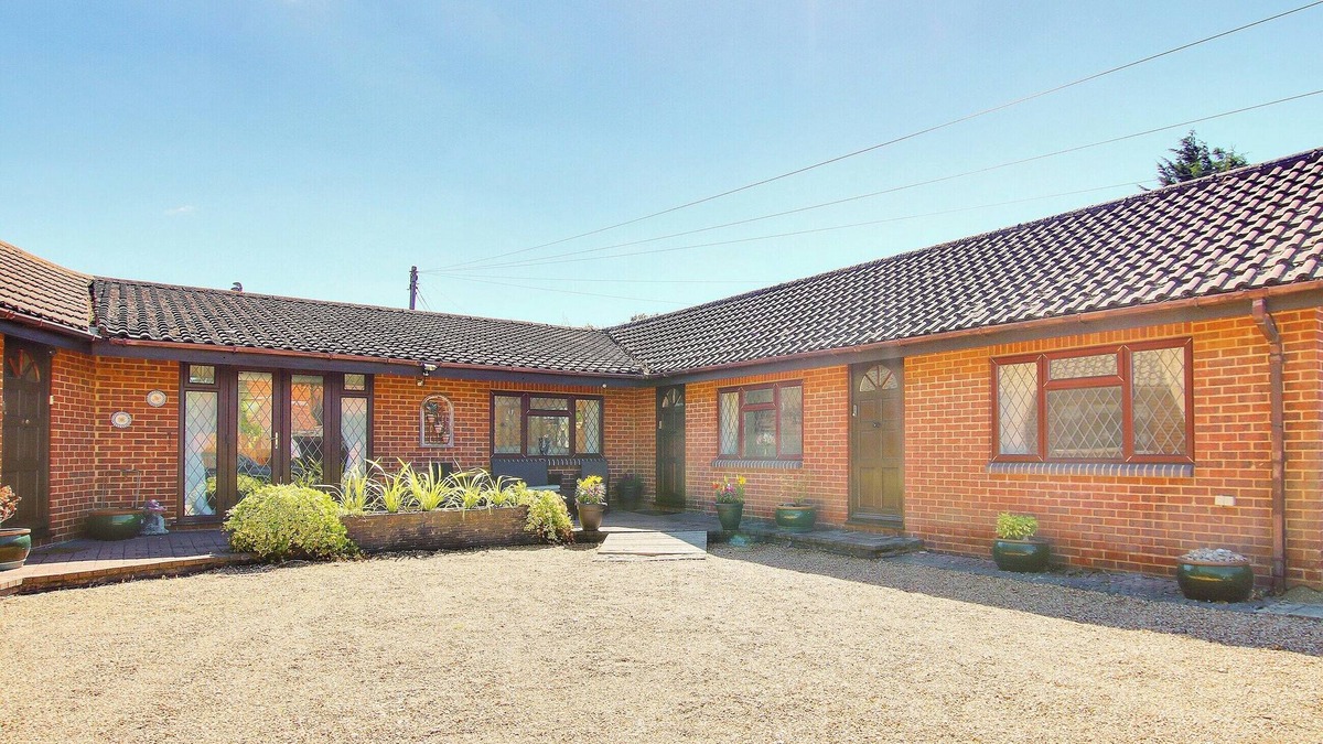 Netley Cottage | With so much to see and do in and around Hampshire, you’re sure to return.