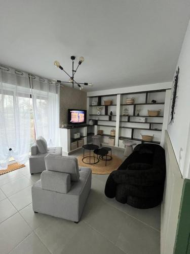 Becon-les-Granits House | With us , your home nous chez vous
