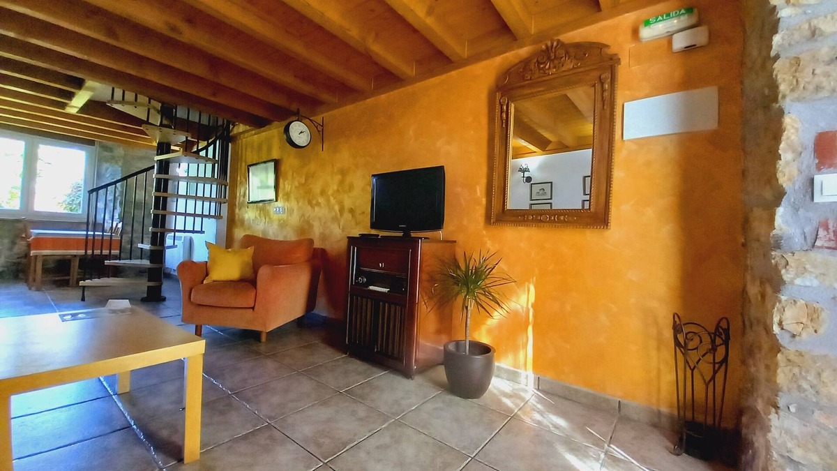 Alsasua House | with views of the mountain