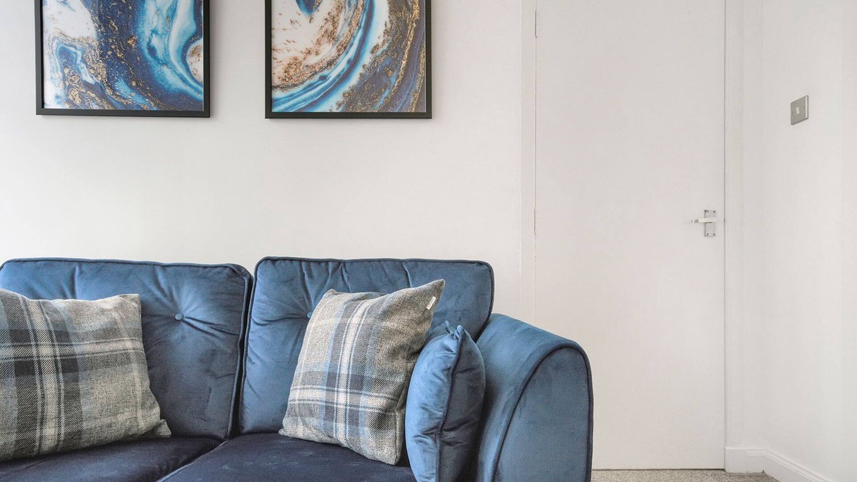 Alloa Apartment | With views of the Ochils beyond the high street