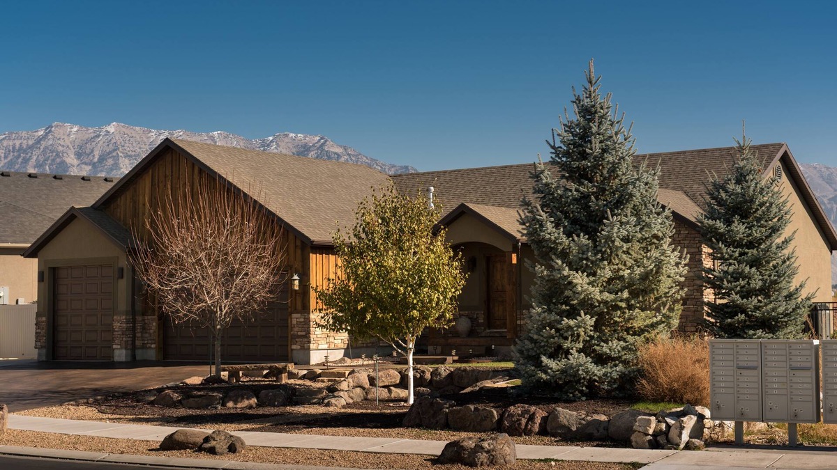 Sunset Heights House | Within Minutes Of BYU, Temples, Skiing Sleeps 18